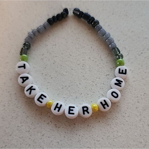 Taylor Swift Friendship Bracelet - Picture 1 of 1
